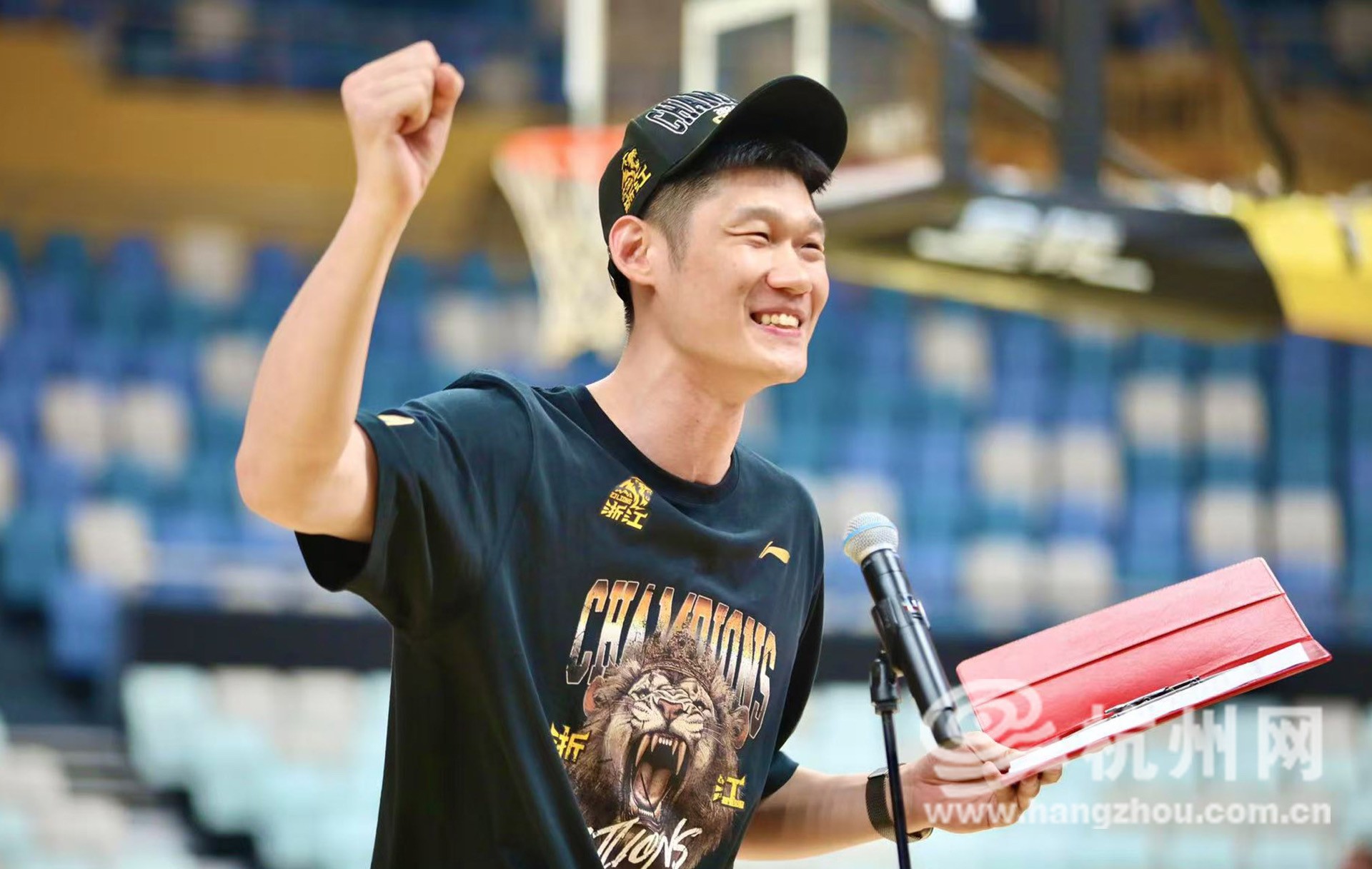 吉林队轻取步行者，胡金秋点燃赛场